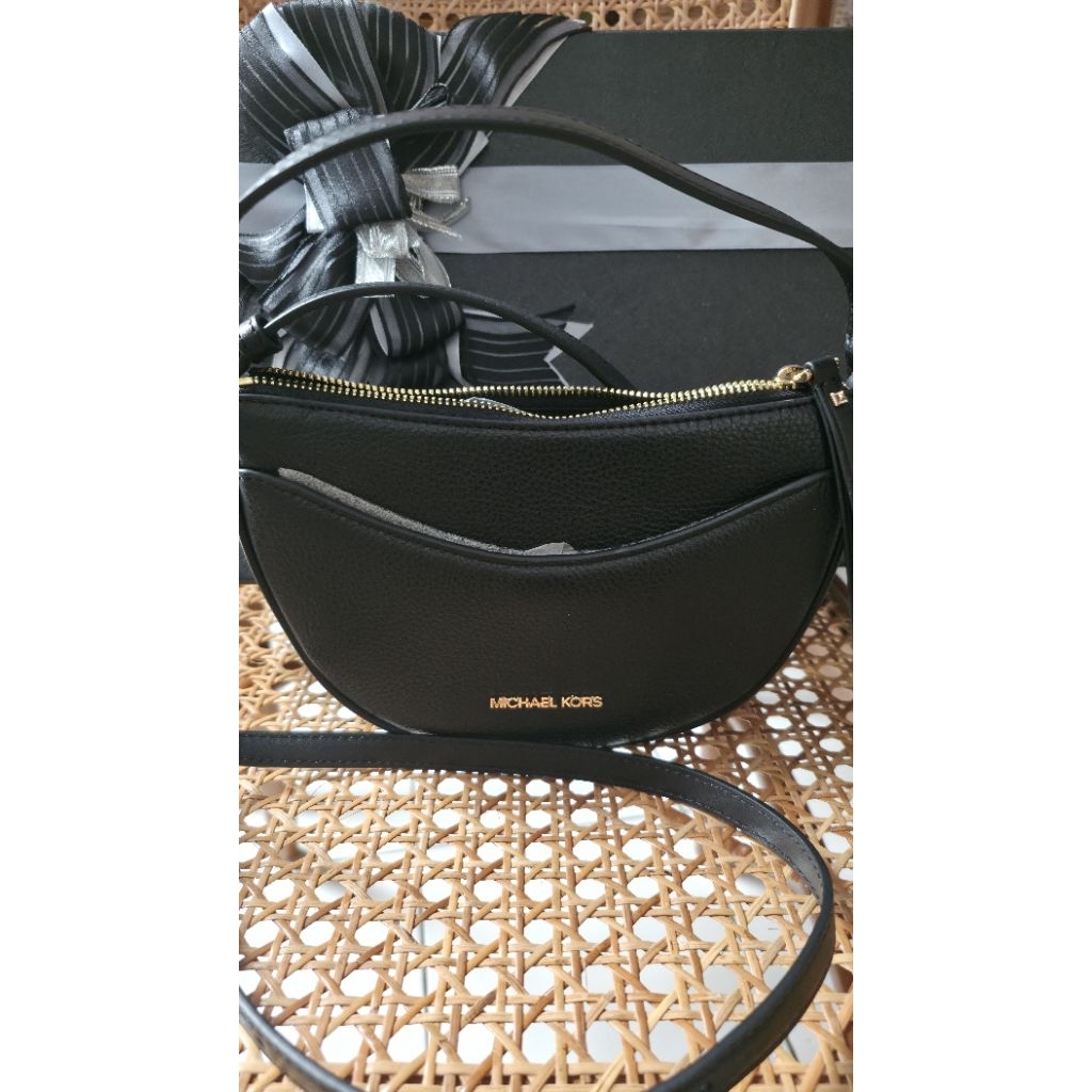 mk Dover small half moon black