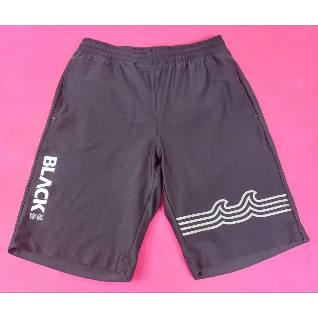 celana pendek olahraga Pria. Blackyak