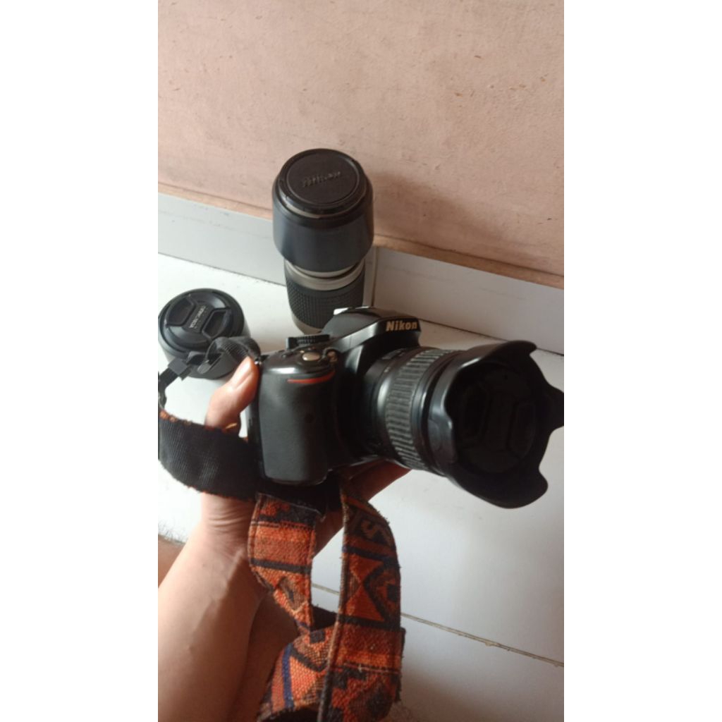 kamera nikon d5200 bekas tanpa dus full set+lensa 50mm+lensa 70-300mm
