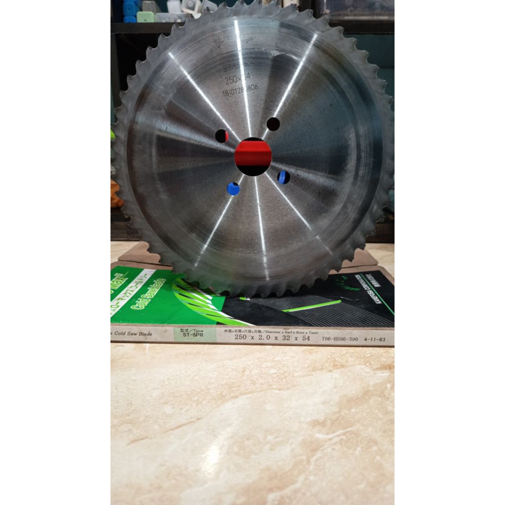 slitting Saw mata ujung carbide size 250x2.0x32x54 (bekas)