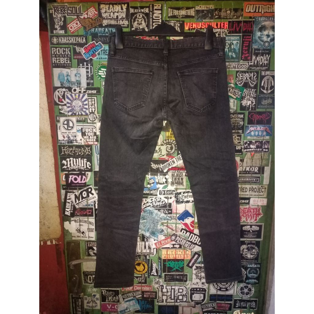 UNIQLO SELVEDGE BLACK