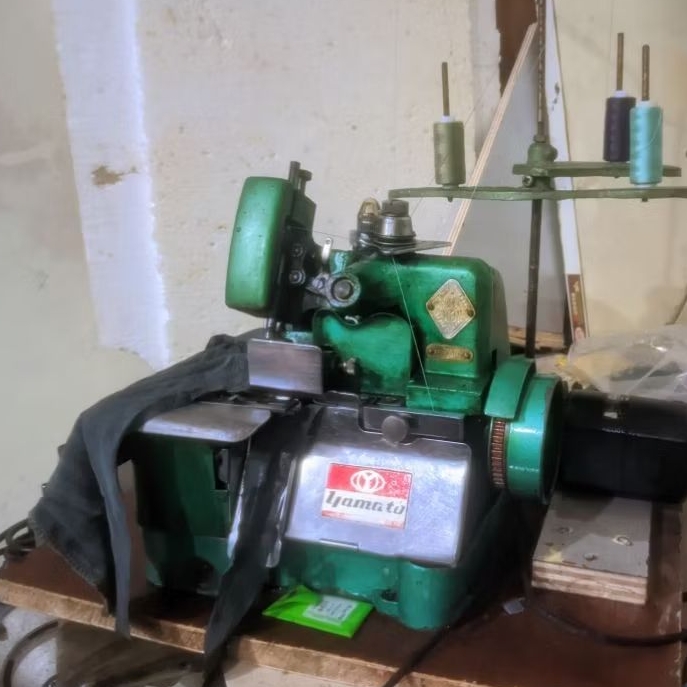 Mesin Obras Yamato DCY-100 semi Otomatis