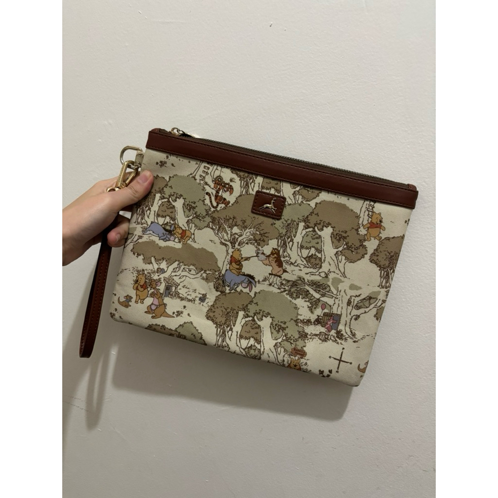 SALE JUAL MURAH POVILO X WINNIE THE POOH SUPER RARE LIMITED EDITION CLUTCH HAND BAG POUCH PRELOVED M