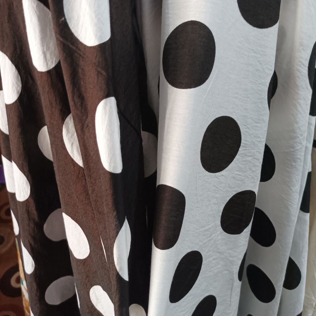 Kain Katun Silky Premium Motif Polkadot Hitam Putih Meteran Bahan Gamis Daster Baju Tidur Rayon Visc