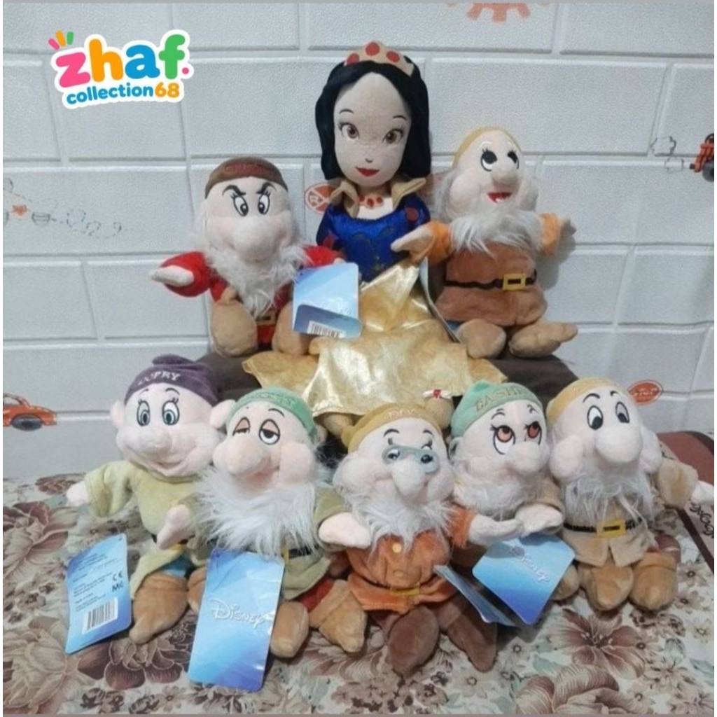 boneka snow white dan 7 kurcaci