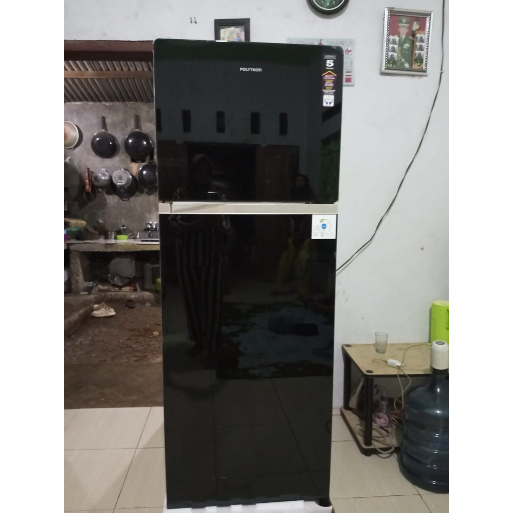 KULKAS POLYTRON PINTU 2//polos hitam