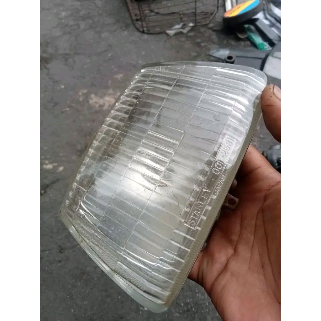 lampu depan supercup Honda c700/c800 original kaca aja