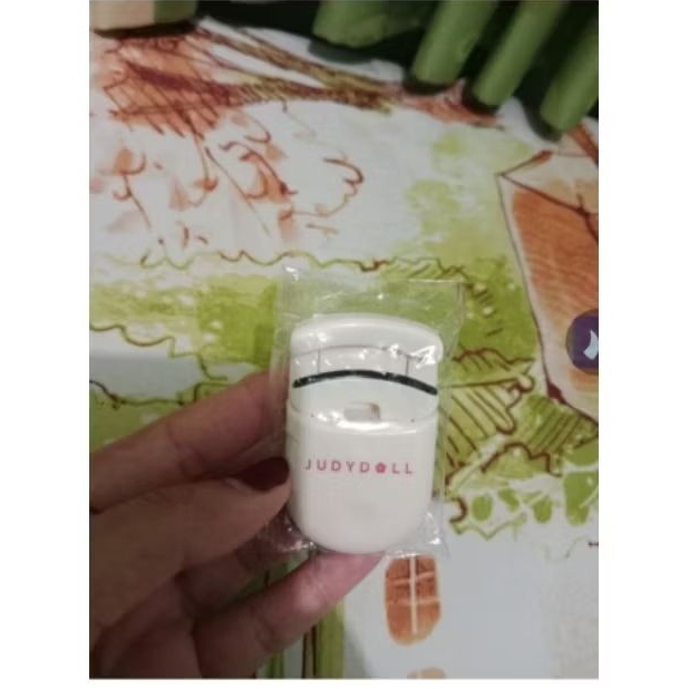 Judy Doll Eyelash mini curler