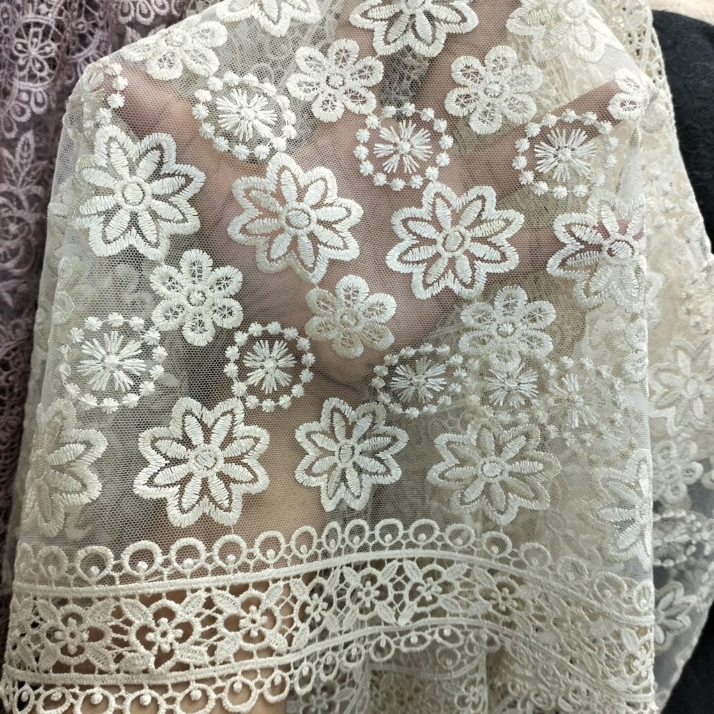 bahan kain tile Prada garmen terbaru/kain Prada antik/kain tile Prada limited