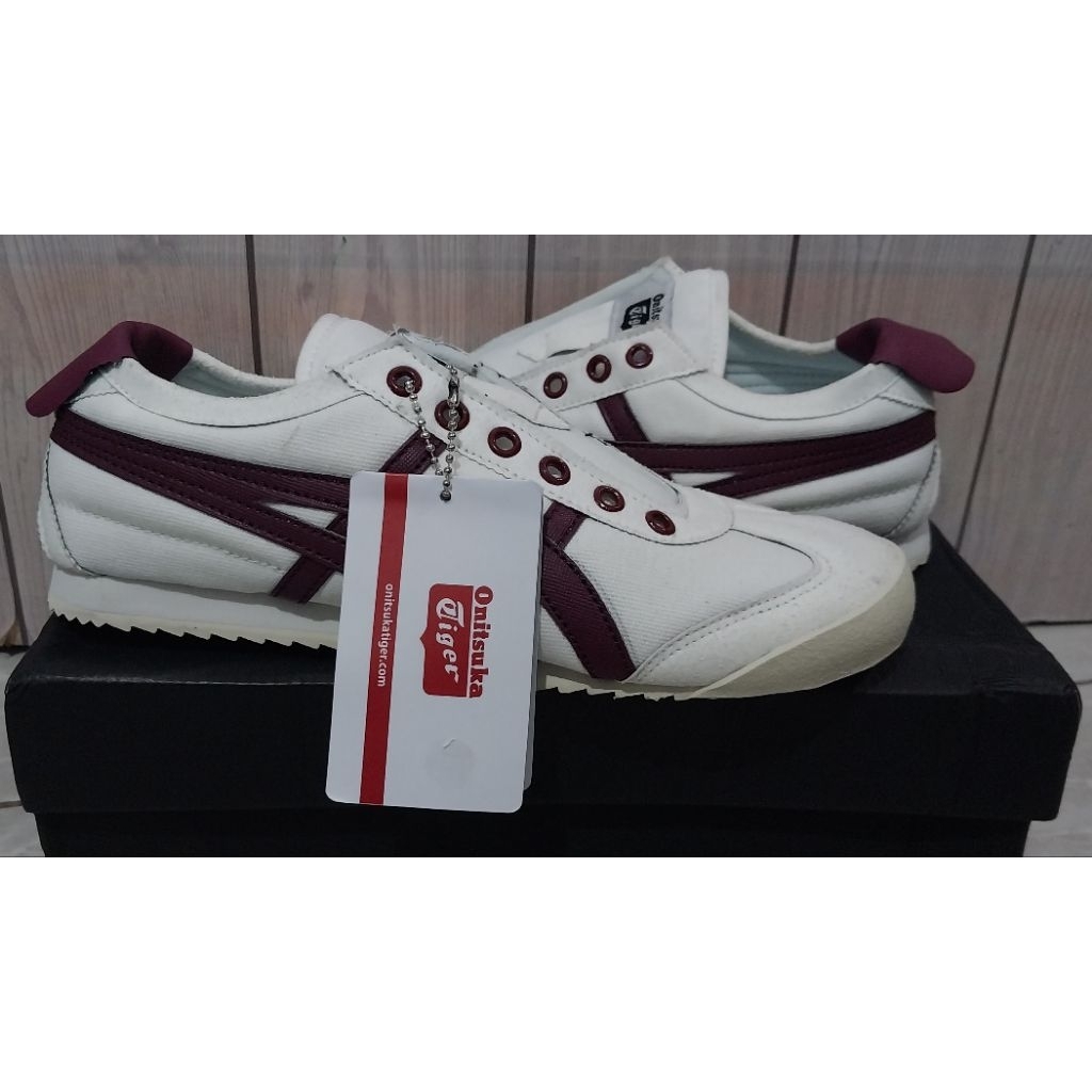 ONITSUKA SLIP ON LIST MERAH ATI