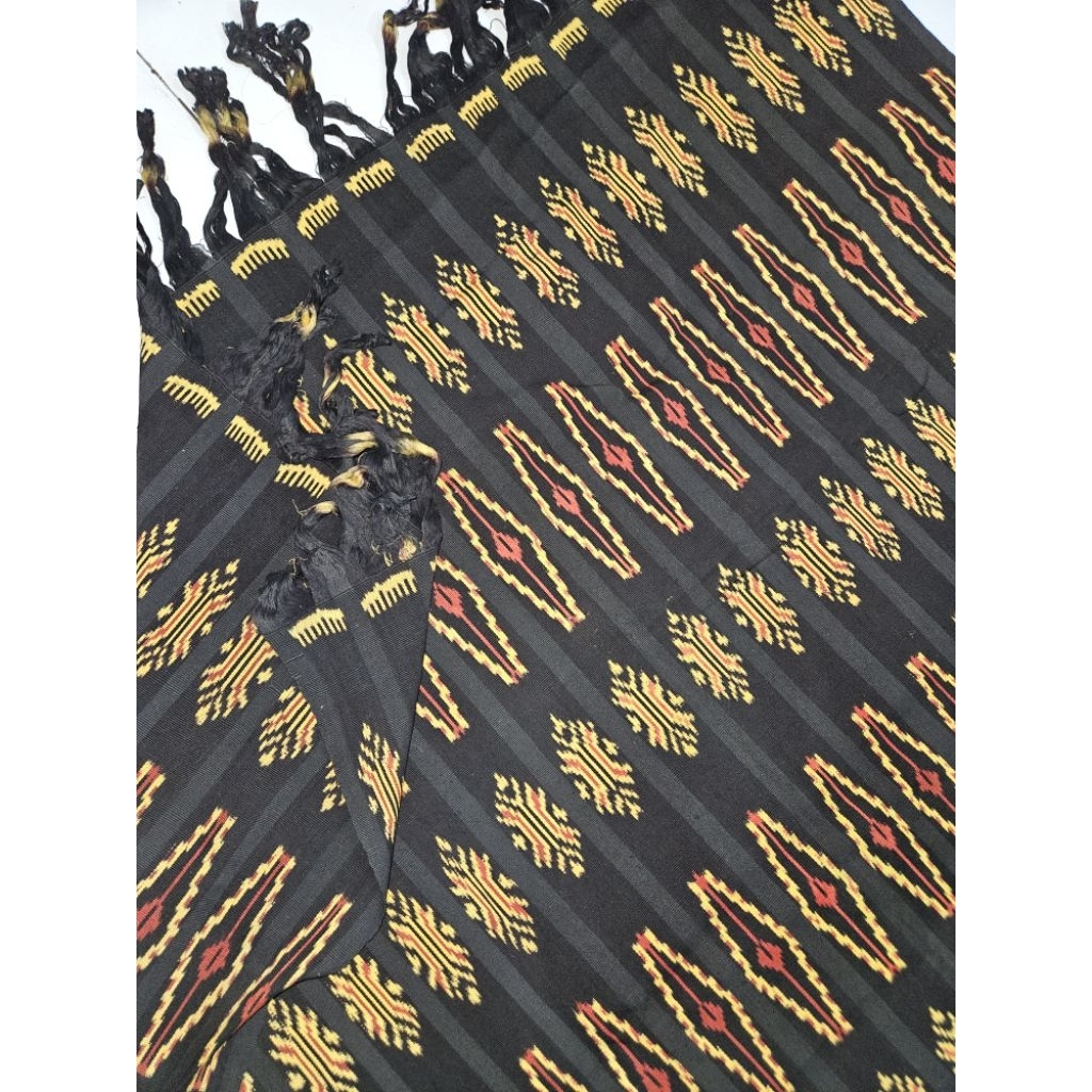 KAIN TENUN ASAL SUMBA NTT