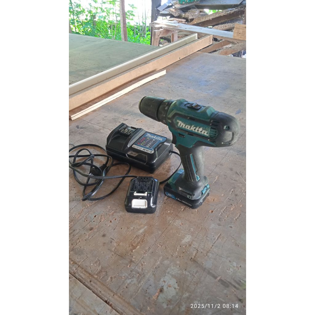 Bor baterai makita second cukup baik