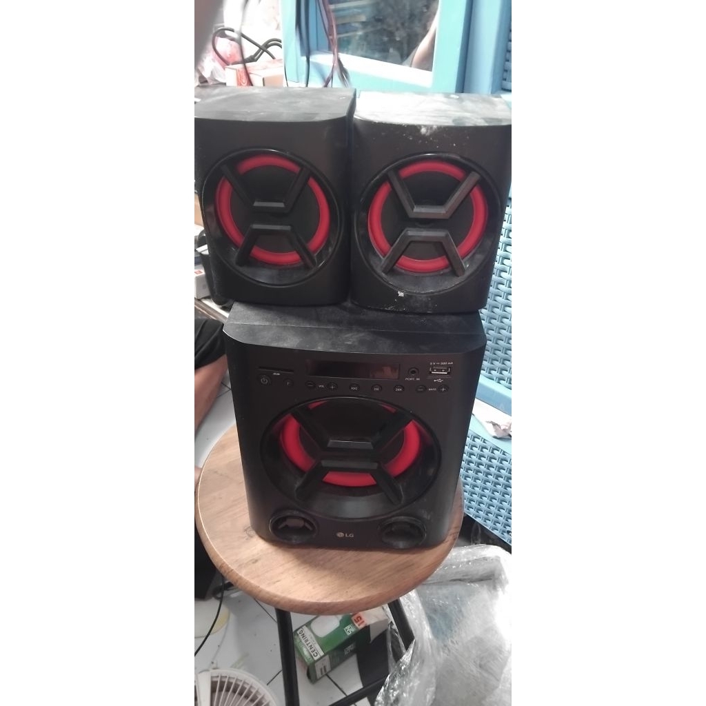 speaker LG LK72B bluetooth