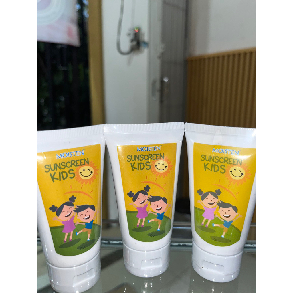 Moisten sunscreen | physical sunscreen untuk anak-anak