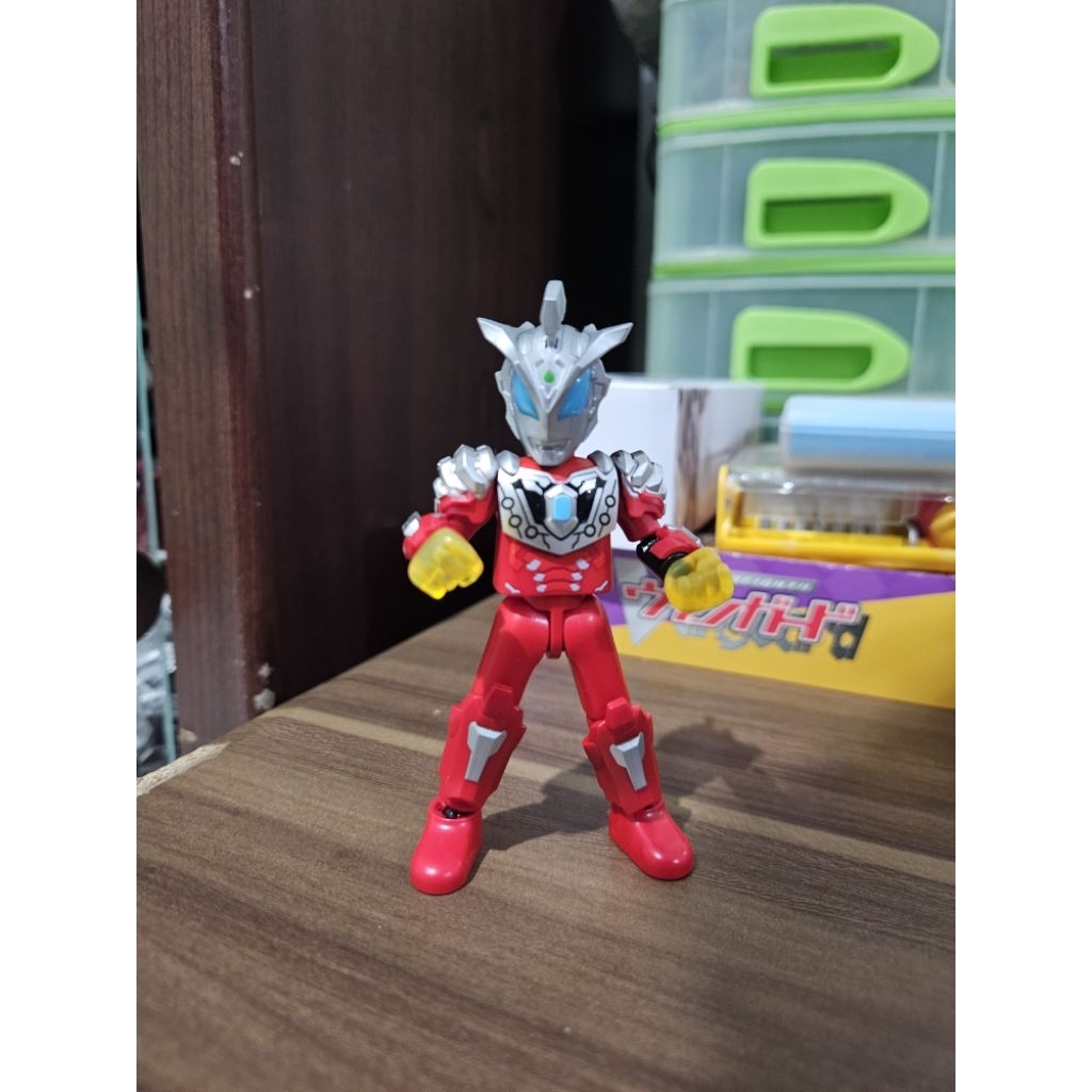 Blokees Ultraman GV04 Ultraman Geed Solid Burning