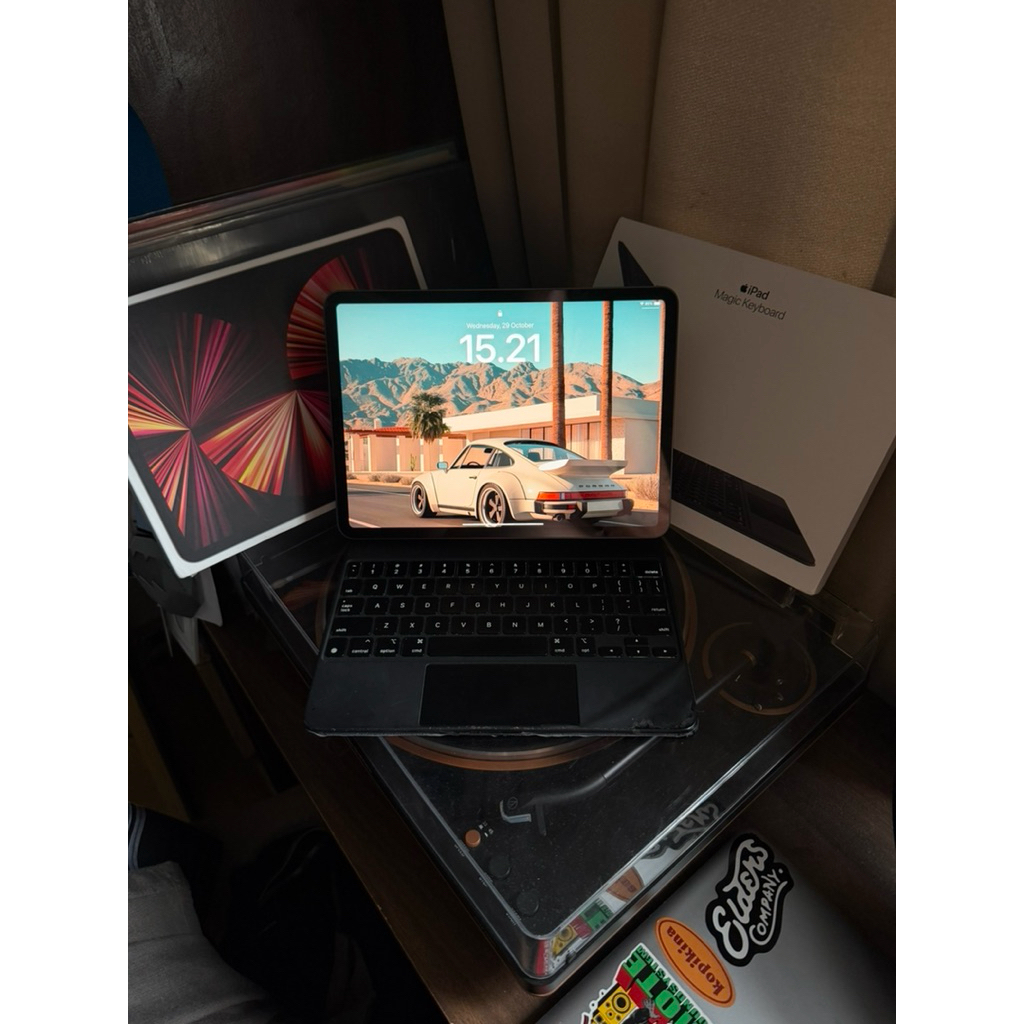 ipad pro gen 3 M1 128gb wifi only + apple magic keyboard