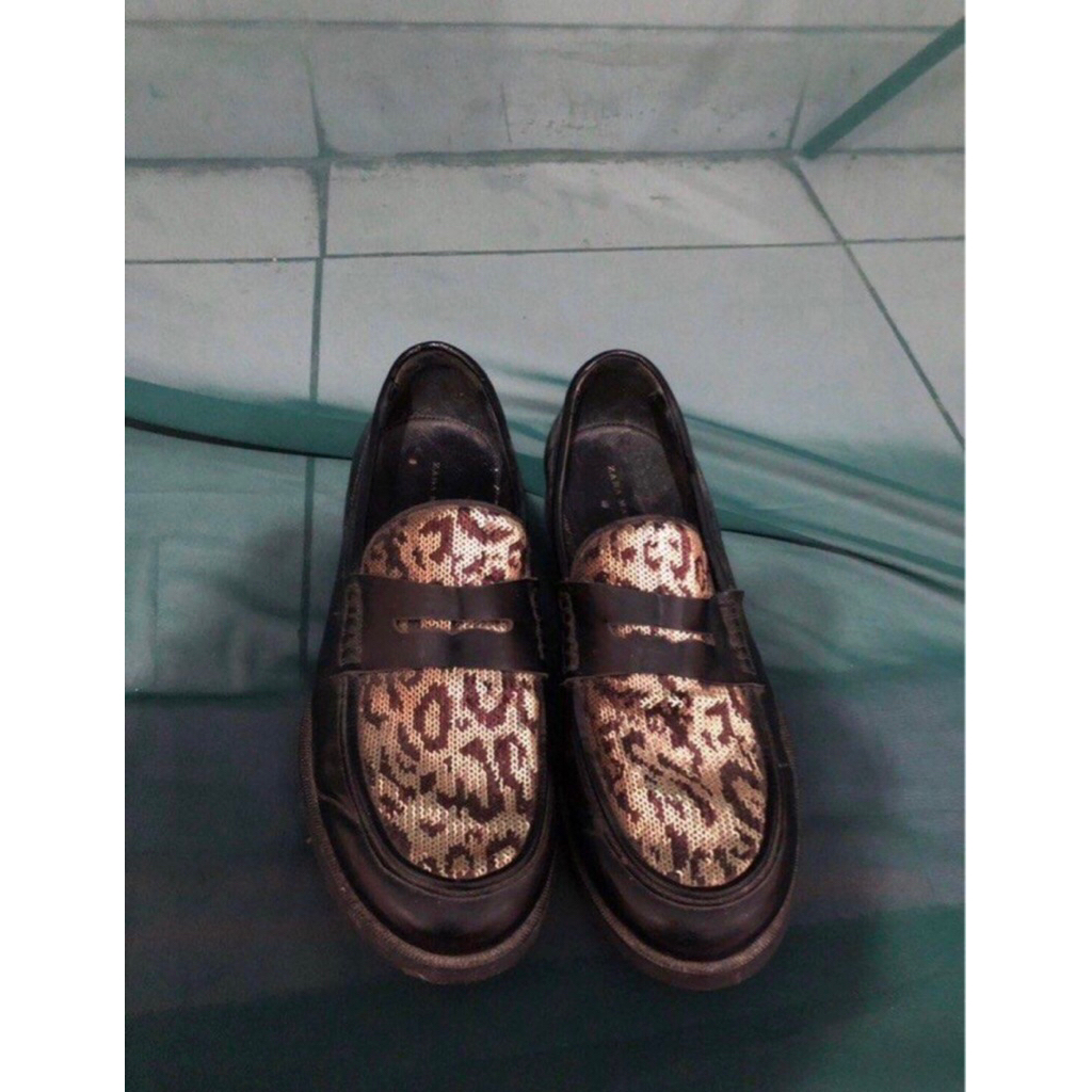 Sepatu Loafers ZARA MAN Leopard [RARE]