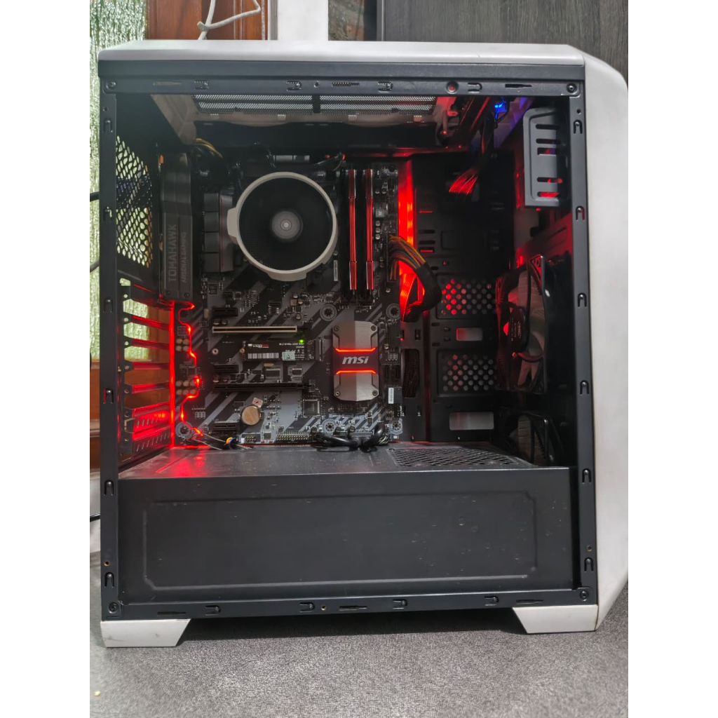 PC RAKITAN AMD RYZEN 3 2200G/ DDR4 8GB/ NVME 256GB