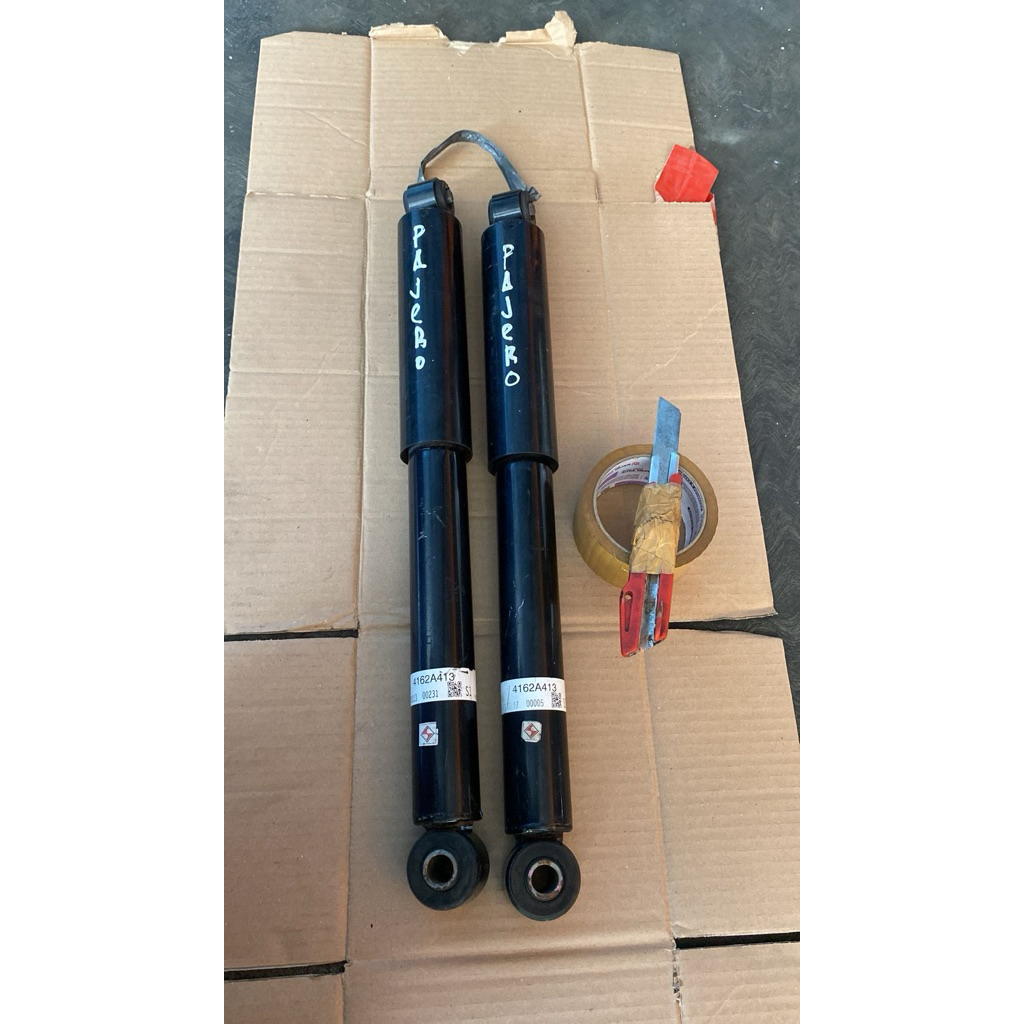 shock pajero belakang original set