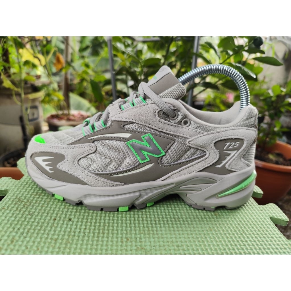 SEPATU NEW BALANCE 725 SIZE 37