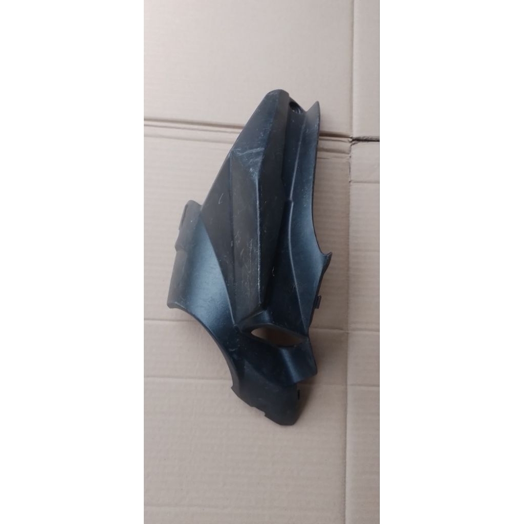 cover leher dek kontak kanan HONDA cs 1 ori