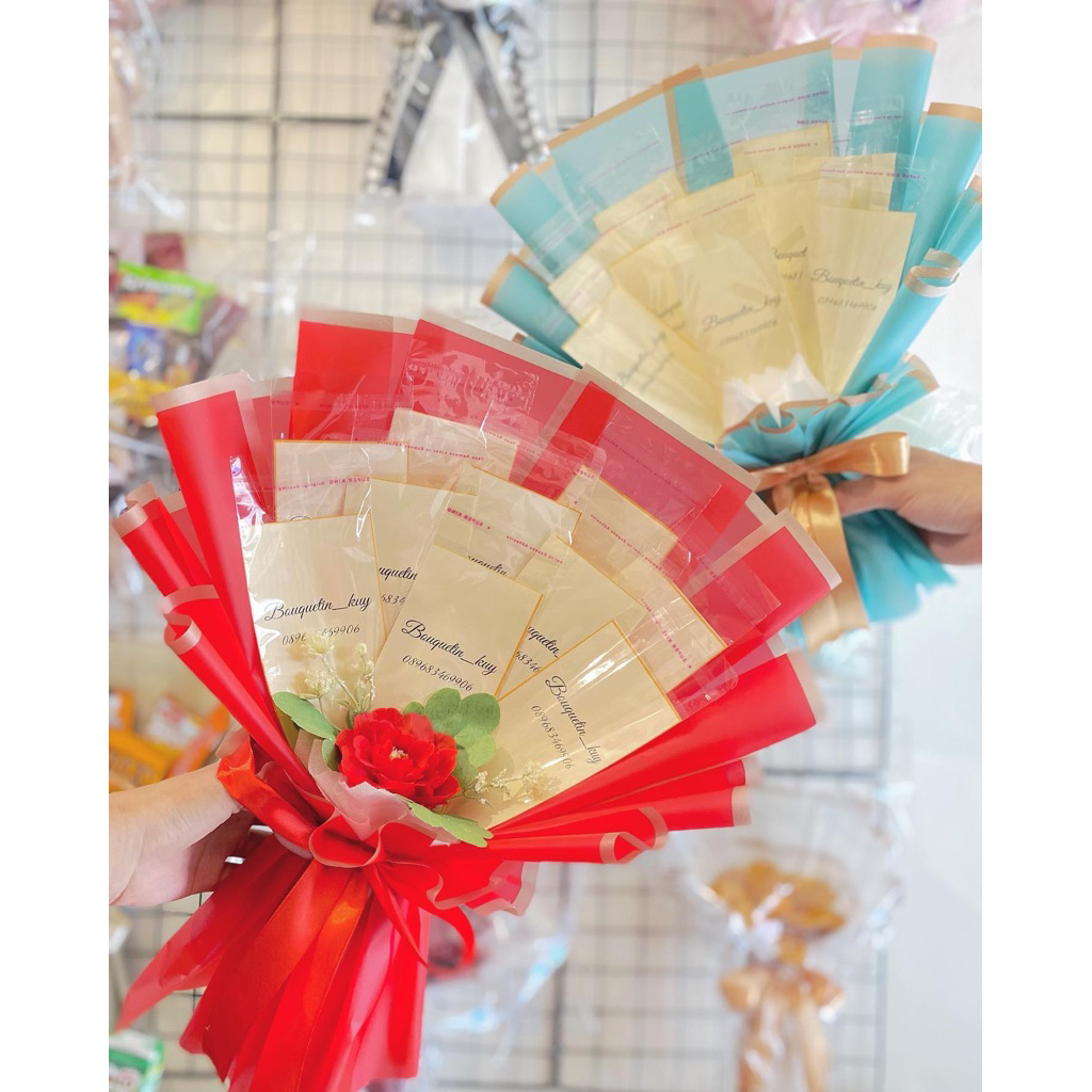 Buket Uang Kosongan dengan hiasan bunga artificial bisa diisi uang sendiri