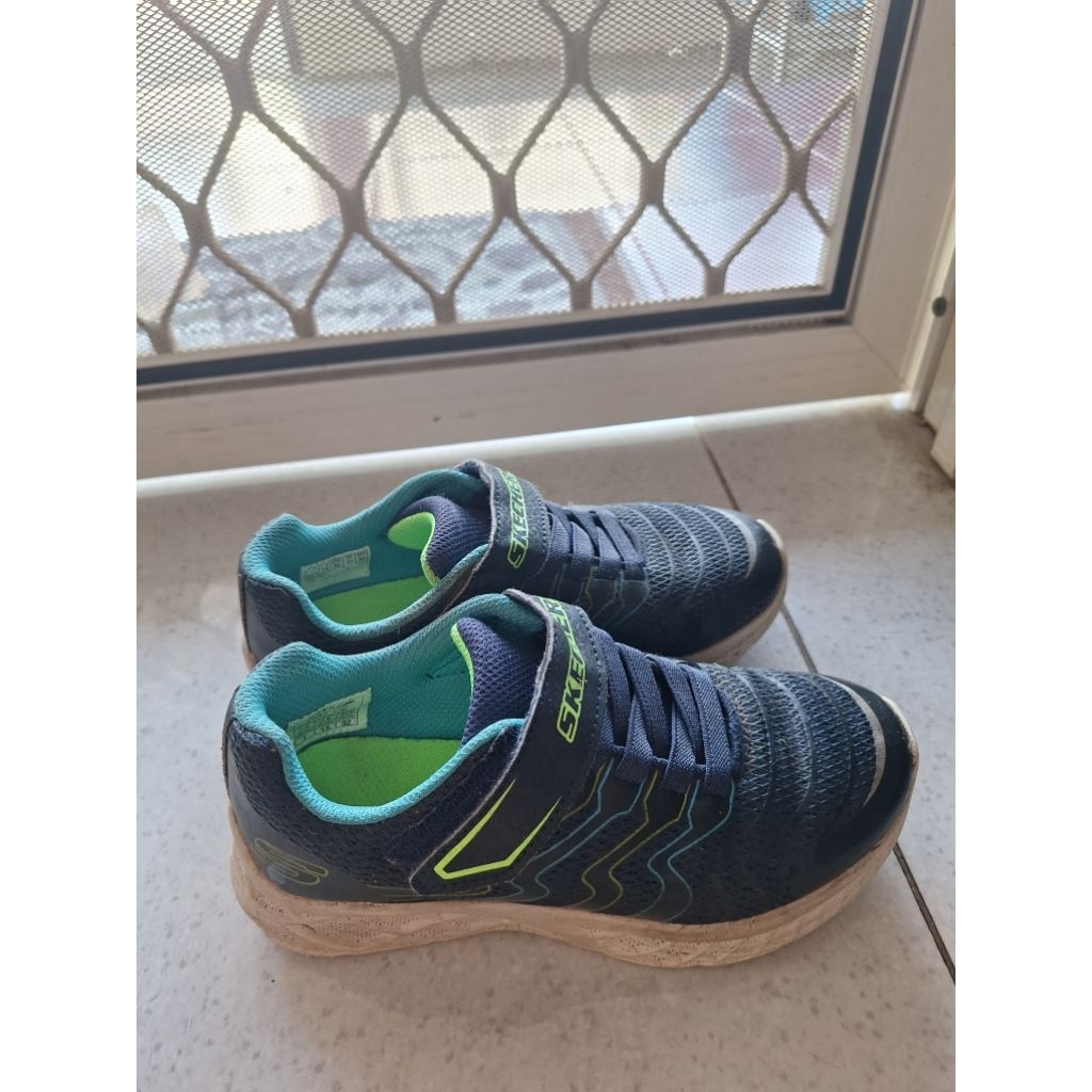 sepatu skechers anak