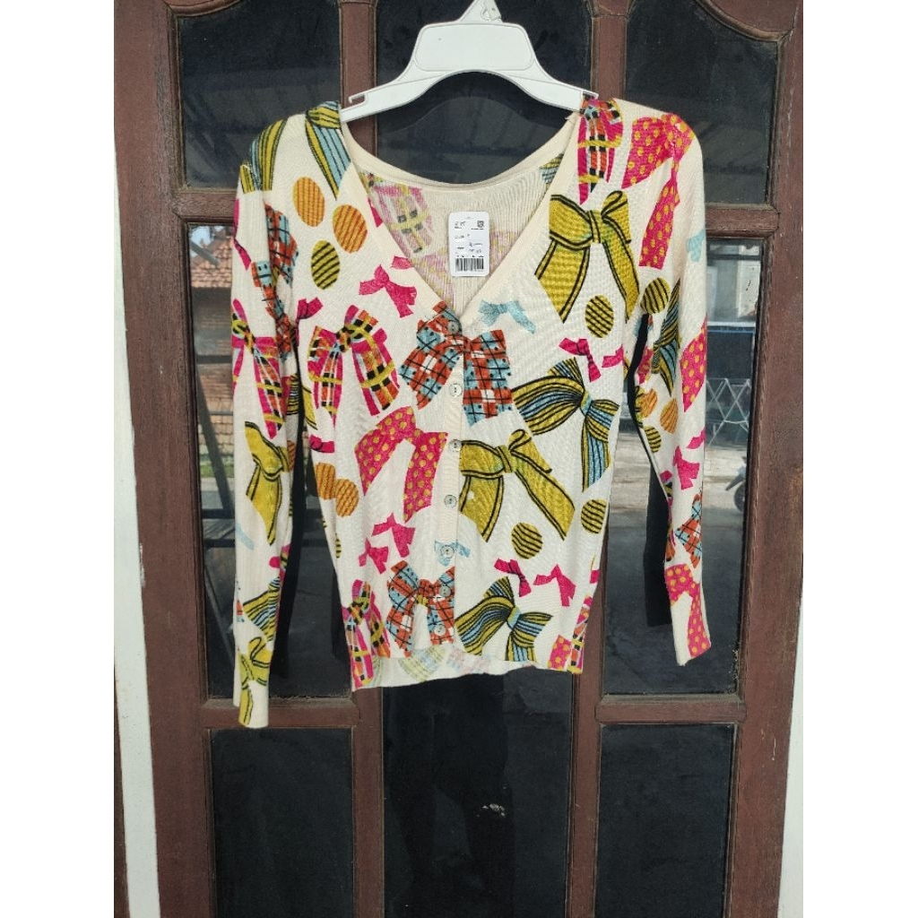 Cardigan Motif Pita Warna-warni – Rajut Tipis Lengan Panjang Kekinian Wanita