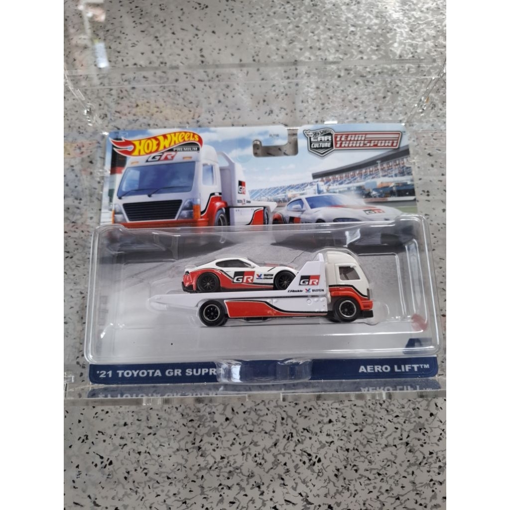 Hot Wheels Team Transport Premium Toyota GR Supra - Aero Lift