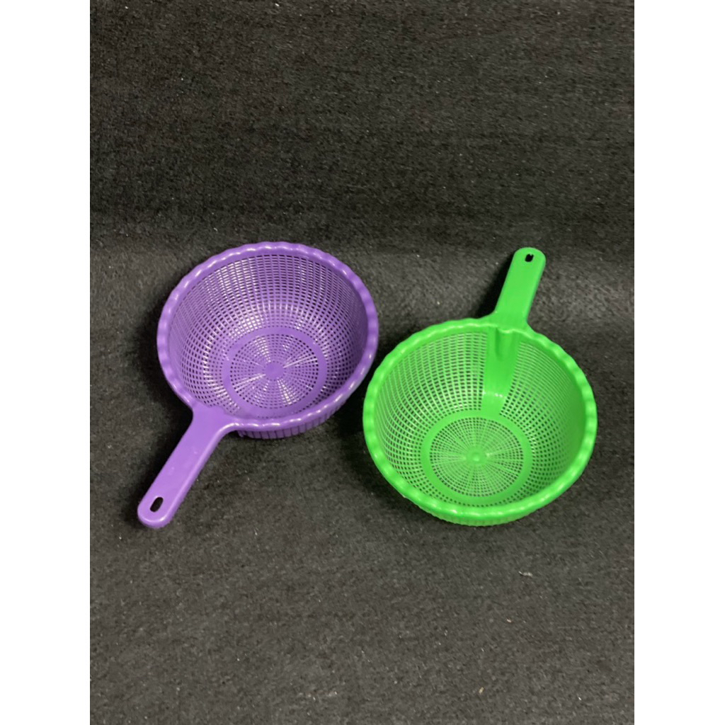 Saringan Sayur Buah Gagang Panjang – Warna Cerah & Tahan Lama / Saringan Plastik Serbaguna Ukuran Be