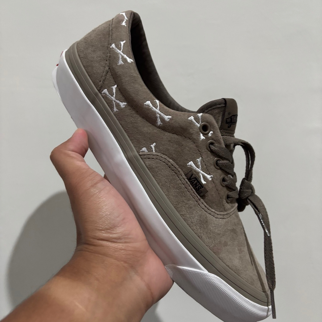 vans era x wtaps crossbones