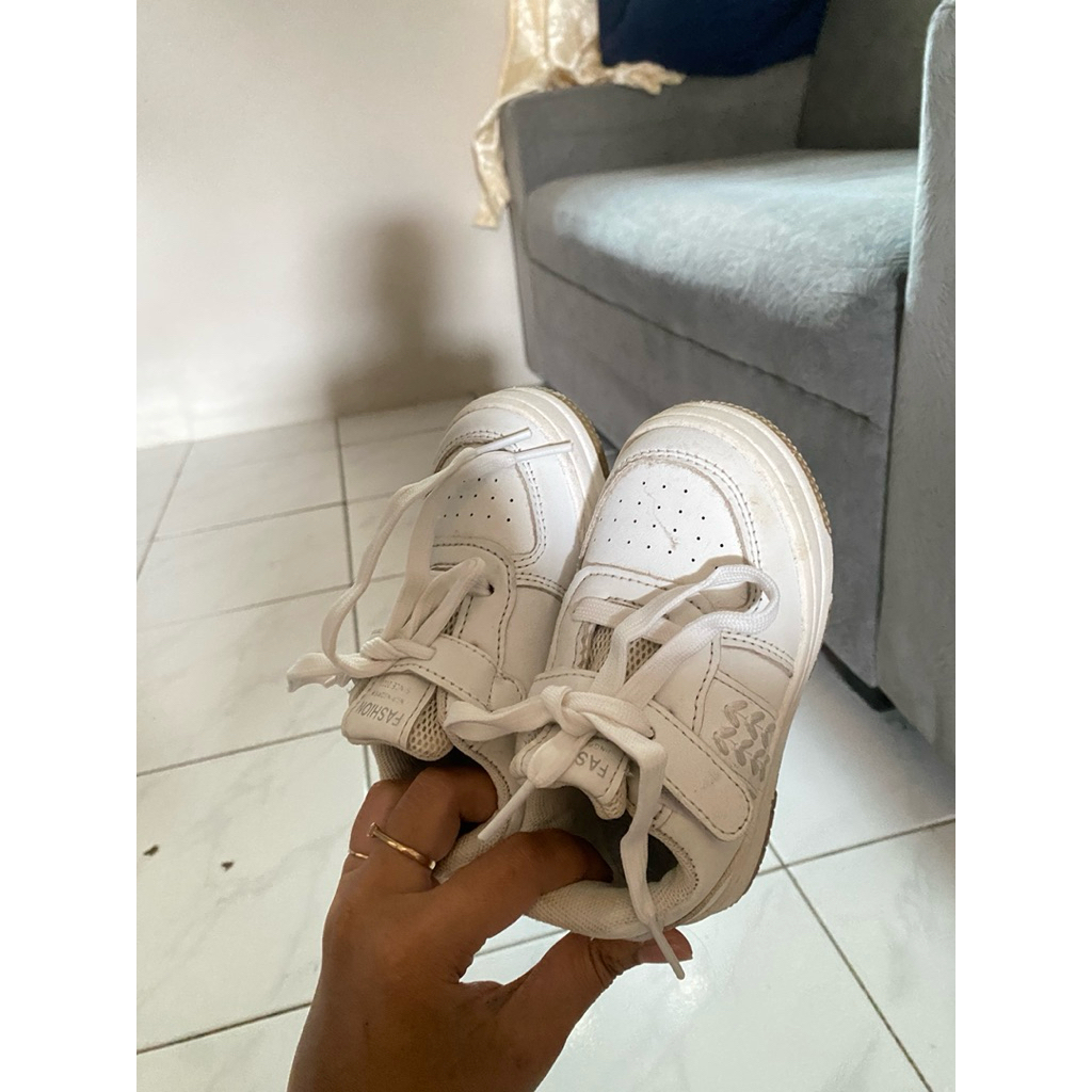 PL sepatu anak