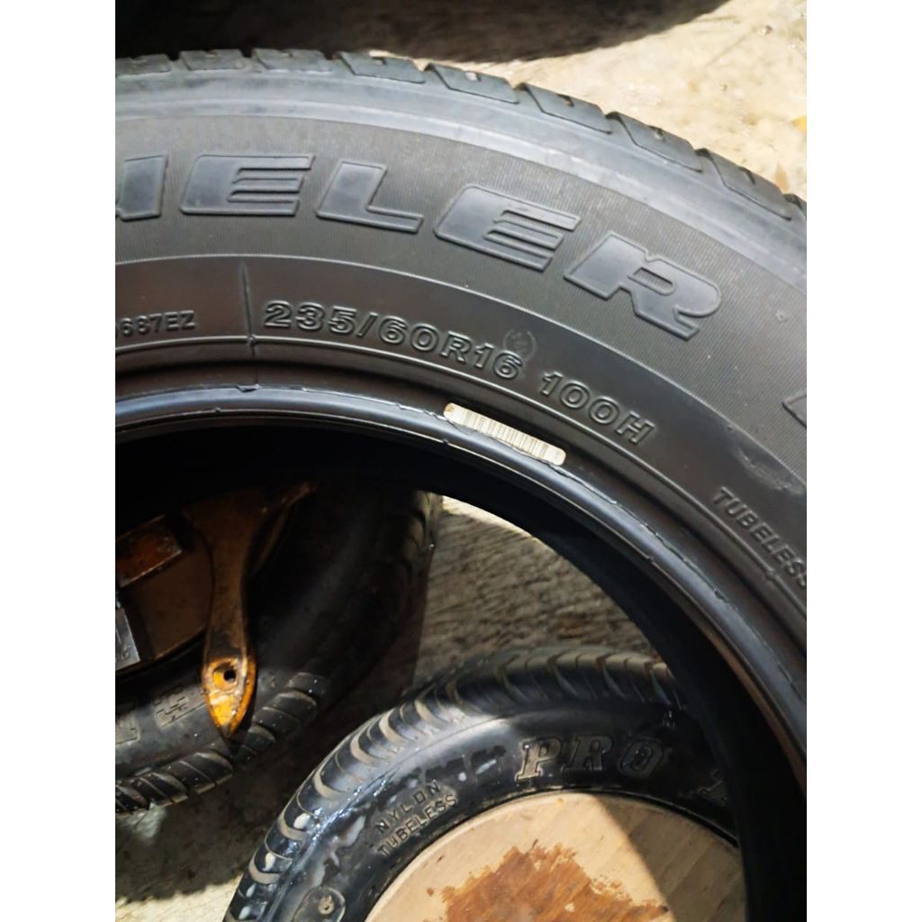 Bridgestone Dueler 235/60 R16