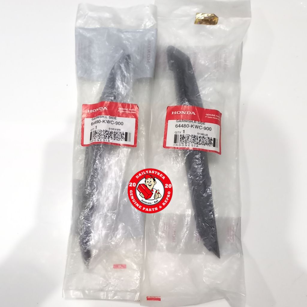 GARNIS GARNISH LIST COVER TUTUP BODI BODY SAMPING HONDA CS1 CS 1 ONE ORIGINAL ORI 64480-KWC-900