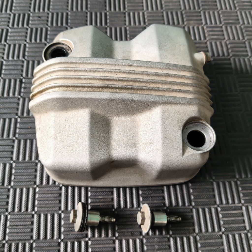 Tutup blok head CRF 150L Original (bekas)