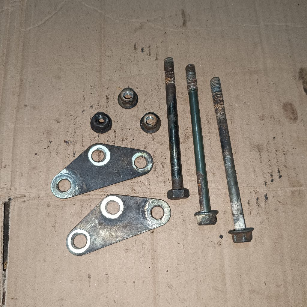 plat pangkon mesin breket mesin yamaha Jupiter Burhan/Jupiter Lama/Vega mew/Vega Lama