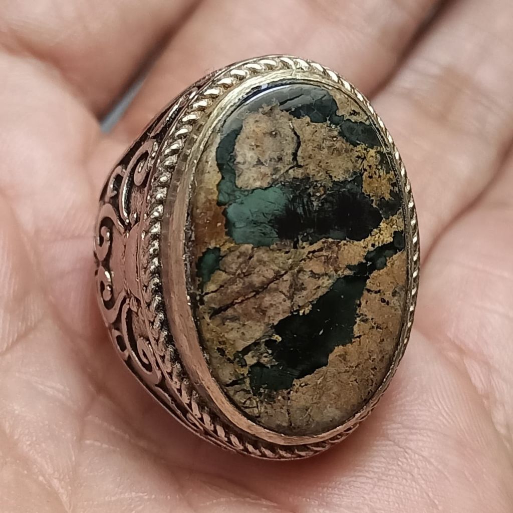 Pirus Persia hitam serat emas