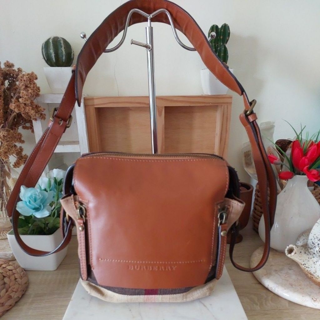 Tas Sling Burberry Vintage Preloved