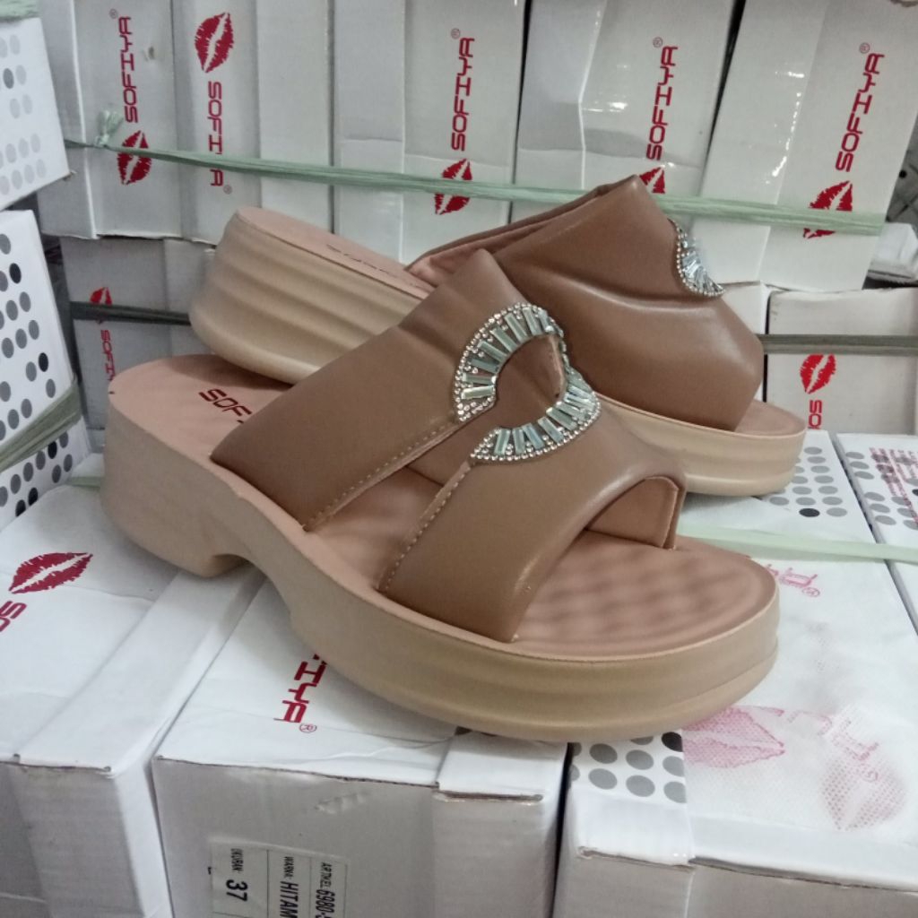 Sandal wedges empuk sofia 6990