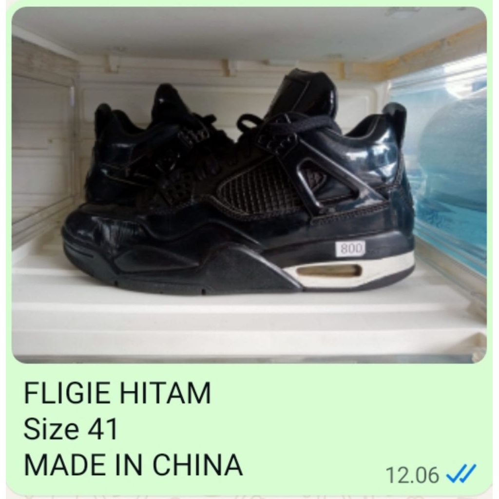 NikeHitam