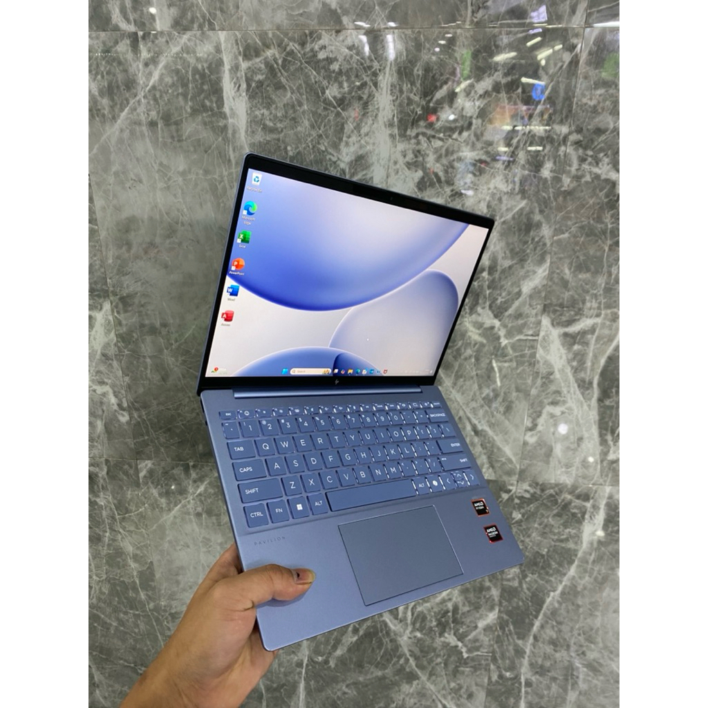 Type Laptop : HP Pavilion Aero 13-bg0xxx RAM 16GB SSD 1TB OLED Slim LikeNew