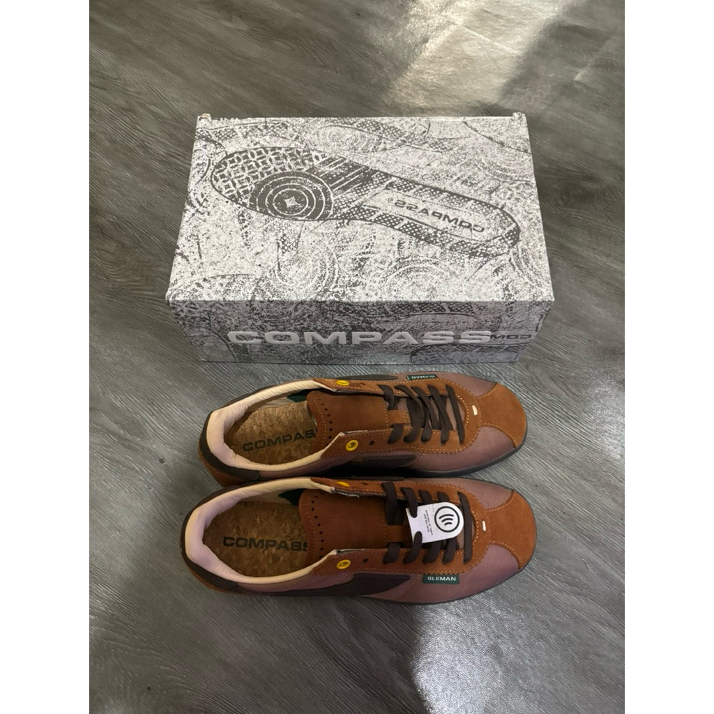 Sepatu Compass Tribune Divercity Sleman