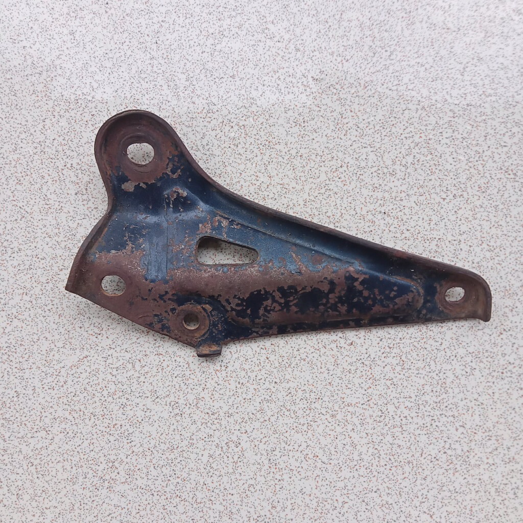 PANGKON/DUDUKAN KNALPOT HONDA ASTREA STAR,PRIMA