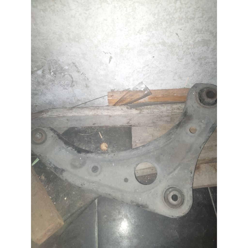 lower arm ORI bekas datsun