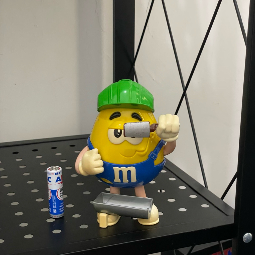 Mnm figure