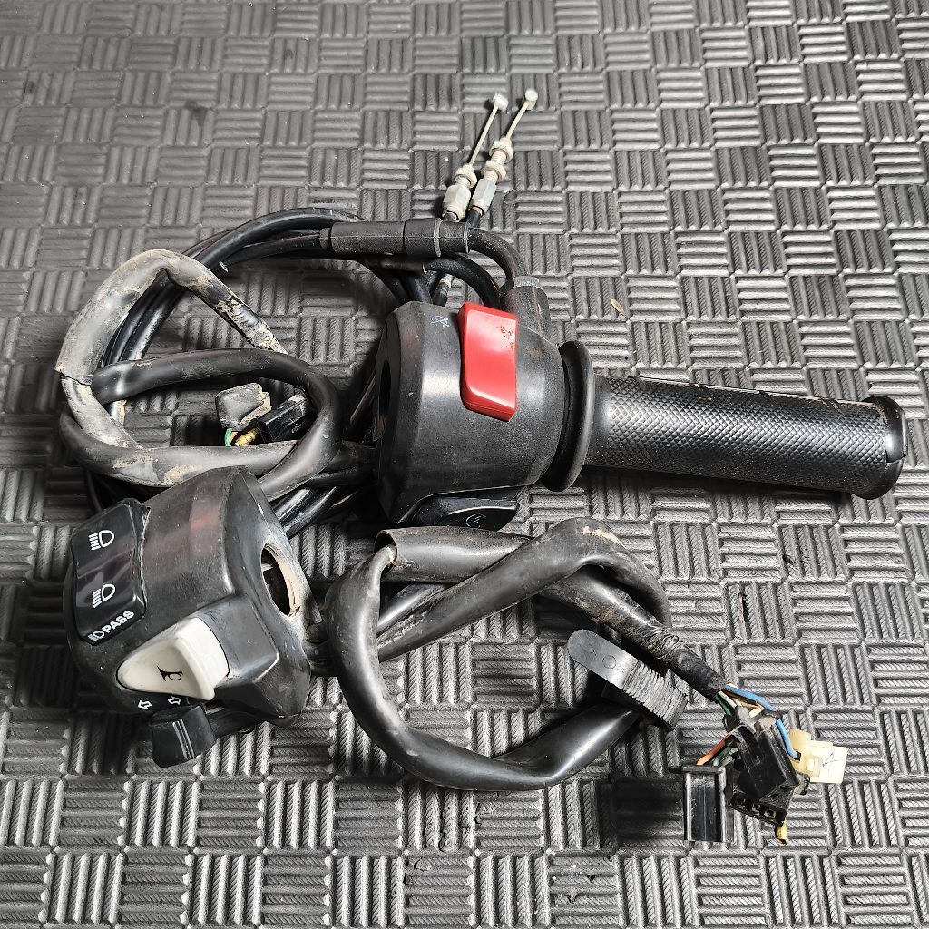 Holder kiri kanan CRF 150L Original (bekas)