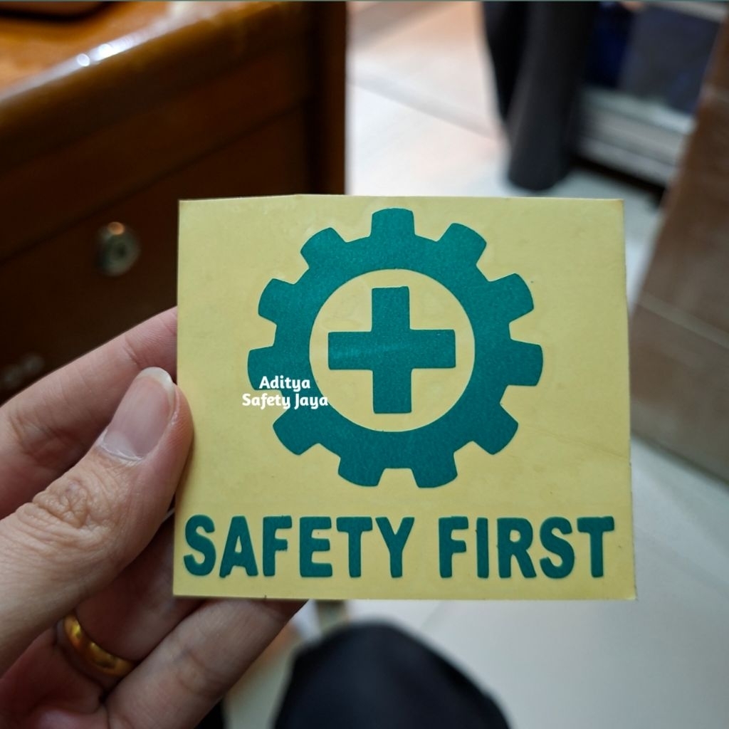 Sticker Cutting Logo K3 Helm Safety - Sticker K3 Untuk Helm