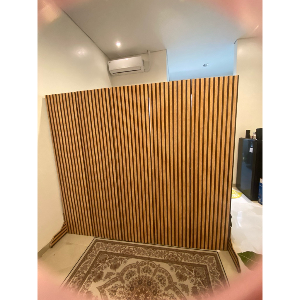 Sekat Ruangan Partisi Lipat Bahan Kayu