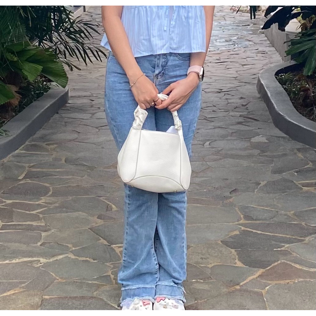 PRELOVED TAS PUTIH KULIT