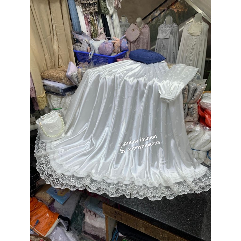 Mukena selina  silk  renda kaca/ mukena putih silk premium/ mukena cantik/ mukena dewasa
